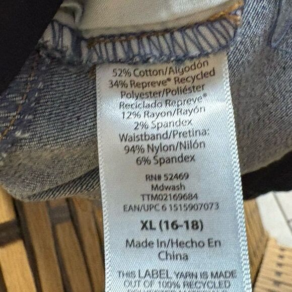 Time and Tru Maternity Denim Shorts Size XXL - Picture 6 of 6